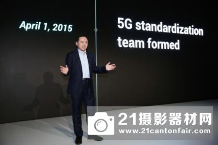 OPPO 首部5G手机亮相  搭载10倍混合光学变焦