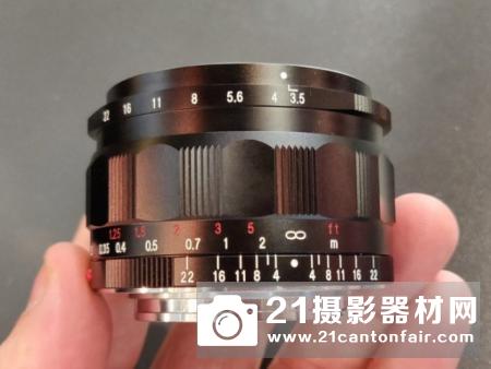 福伦达展示2款新Nokton50/1.2E卡口镜头