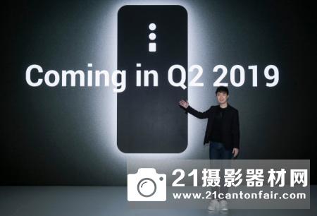 OPPO 首部5G手机亮相  搭载10倍混合光学变焦